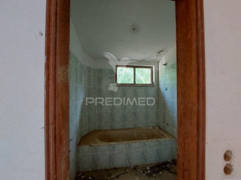Moradia t3 térrea, terreno 950m2, com piscina em vale navio