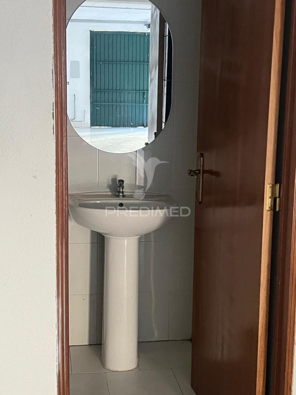 Armazém no coração de massamá