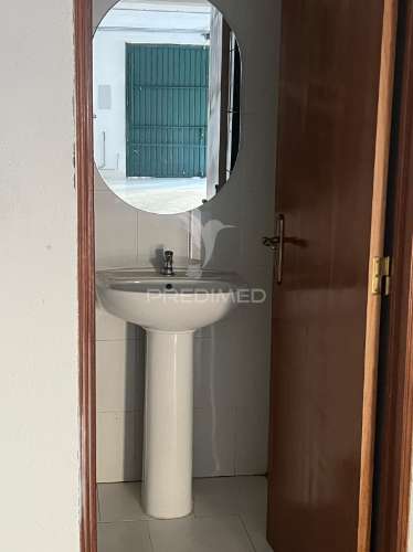 Armazém no coração de massamá