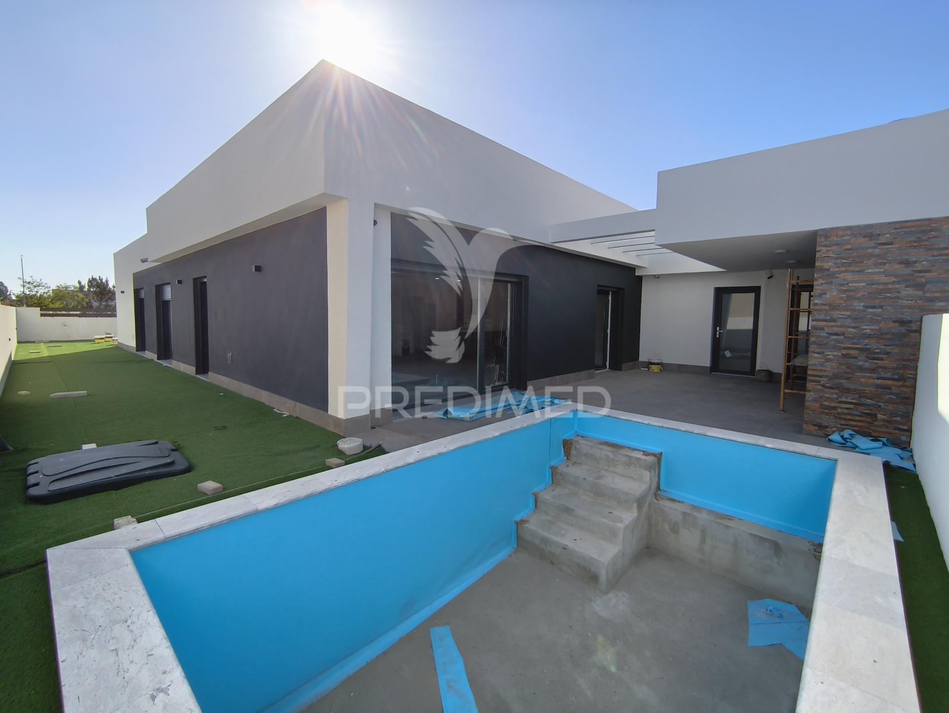 Moradia isolada com piscina – possibilidade de permuta