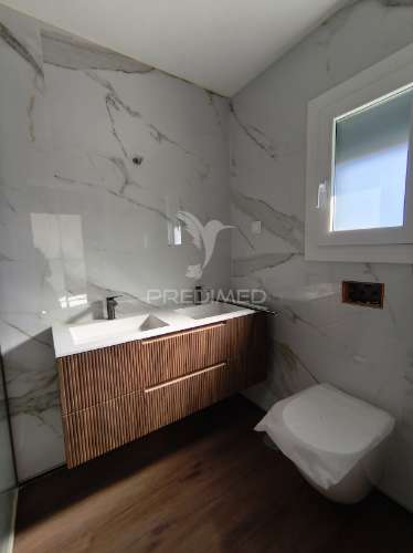 Moradia isolada com piscina – possibilidade de permuta