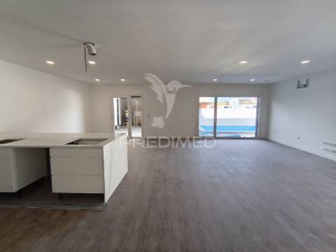 Moradia isolada com piscina – possibilidade de permuta