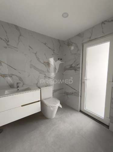 Moradia isolada com piscina – possibilidade de permuta