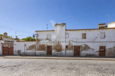 Prédio histórico no centro de évora – projeto aprovado para hotel
