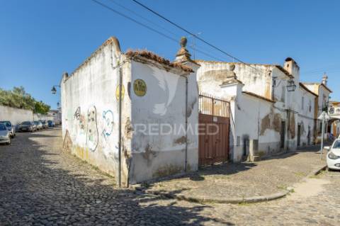 Prédio histórico no centro de évora – projeto aprovado para hotel