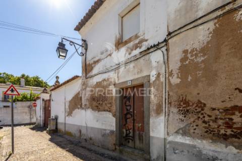 Prédio histórico no centro de évora – projeto aprovado para hotel