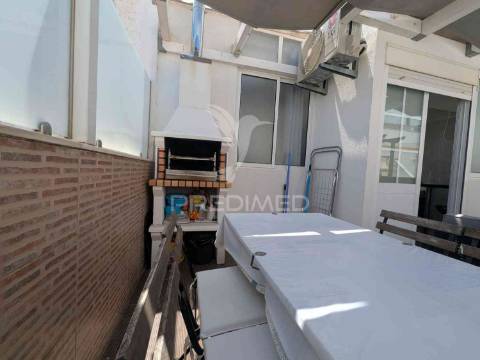 T1 com vista mar em monte gordo, para arrendamento