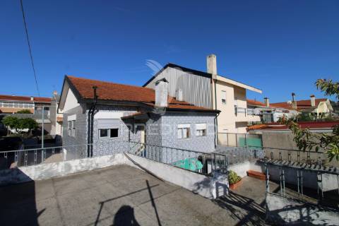 Moradia t4 com potencial bi-familiar em ermesinde