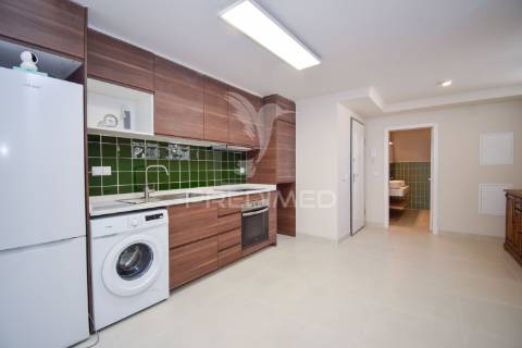 Excelente apartamento t1 totalmente renovado em arroios