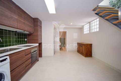 Excelente apartamento t1 totalmente renovado em arroios