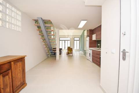 Excelente apartamento t1 totalmente renovado em arroios