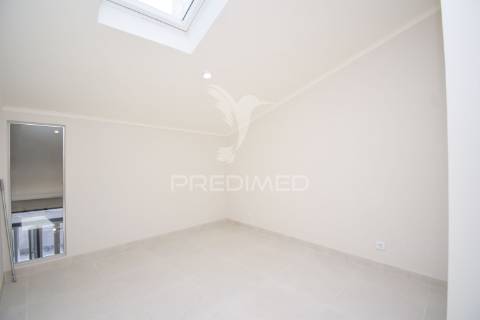 Excelente apartamento t1 totalmente renovado em arroios