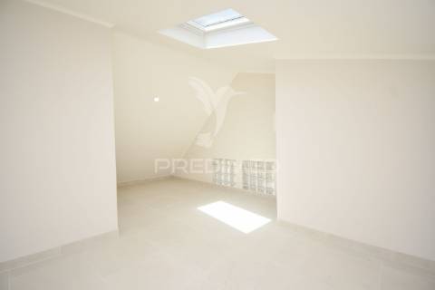 Excelente apartamento t1 totalmente renovado em arroios