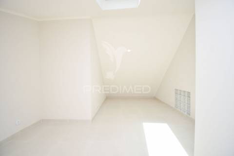 Excelente apartamento t1 totalmente renovado em arroios