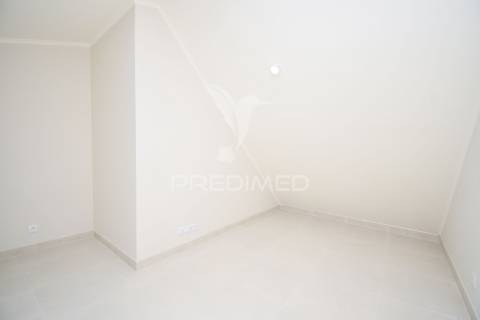 Excelente apartamento t1 totalmente renovado em arroios