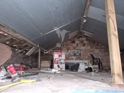 Vende se moradia  vialonga 230.000€