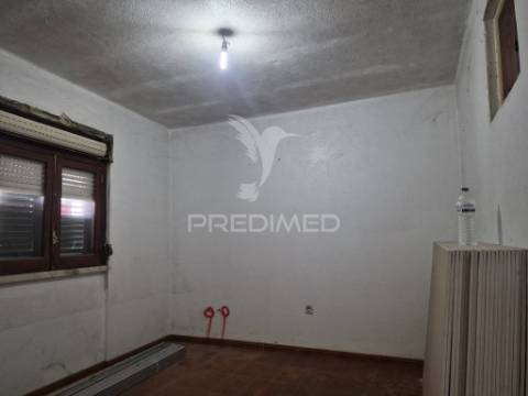 Vende se moradia  vialonga 230.000€