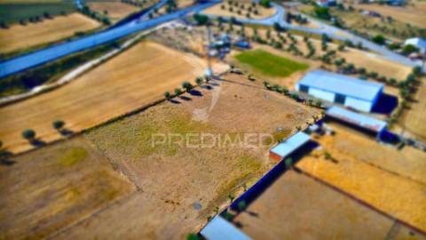 Terreno urbano com 7.500 m² em são manços | potencial de construção | a 20 minutos de évora