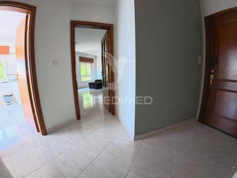 T2 em excelente estado – quinta da maranhota | vialonga