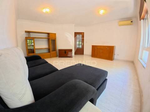 T2 em excelente estado – quinta da maranhota | vialonga