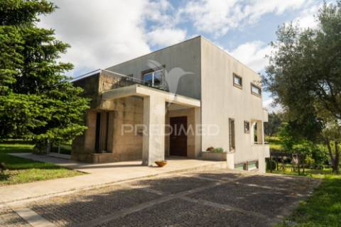 Moradia t3 isolada de luxo | olival, vila nova de gaia