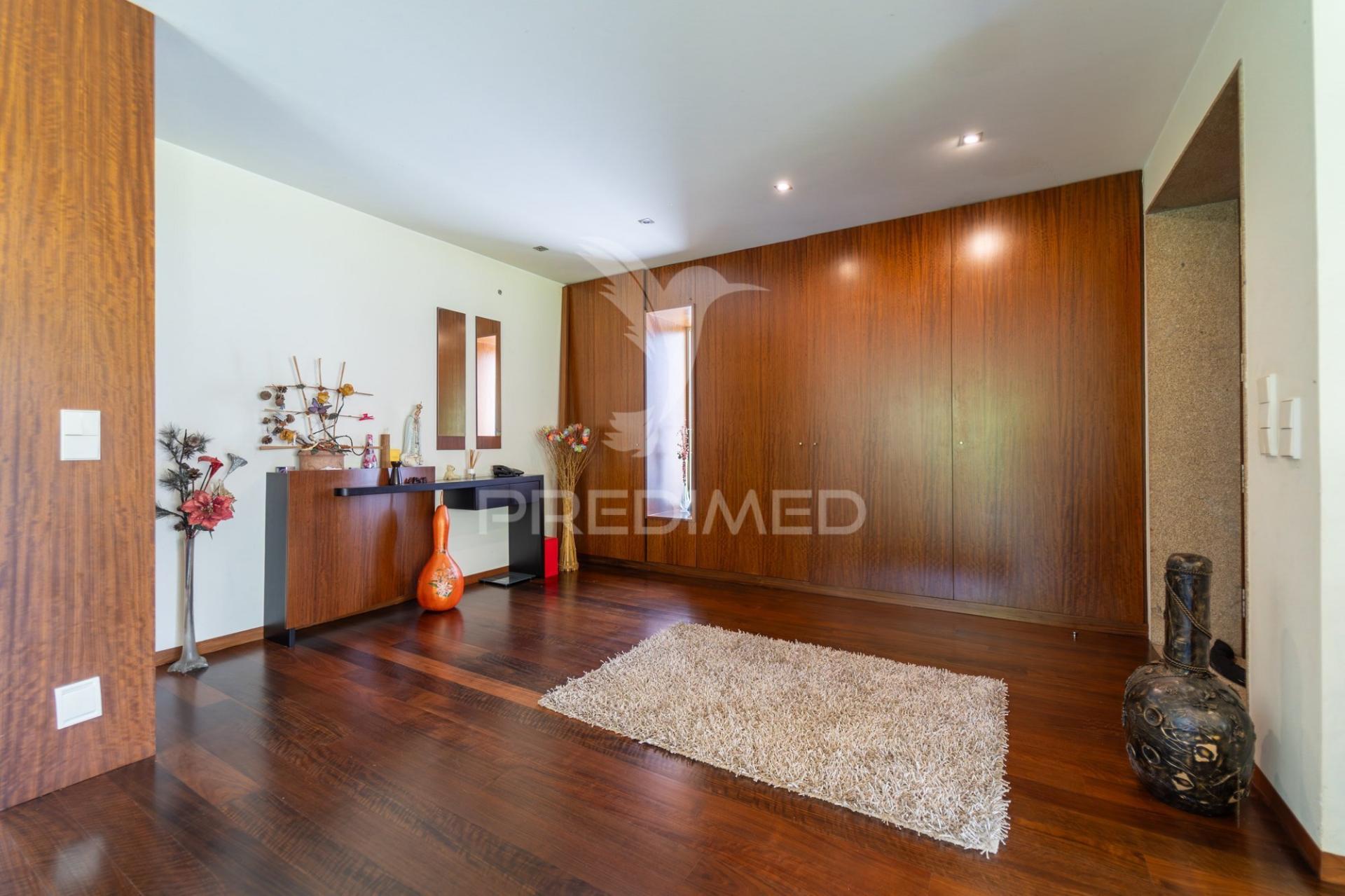 Moradia t3 isolada de luxo | olival, vila nova de gaia