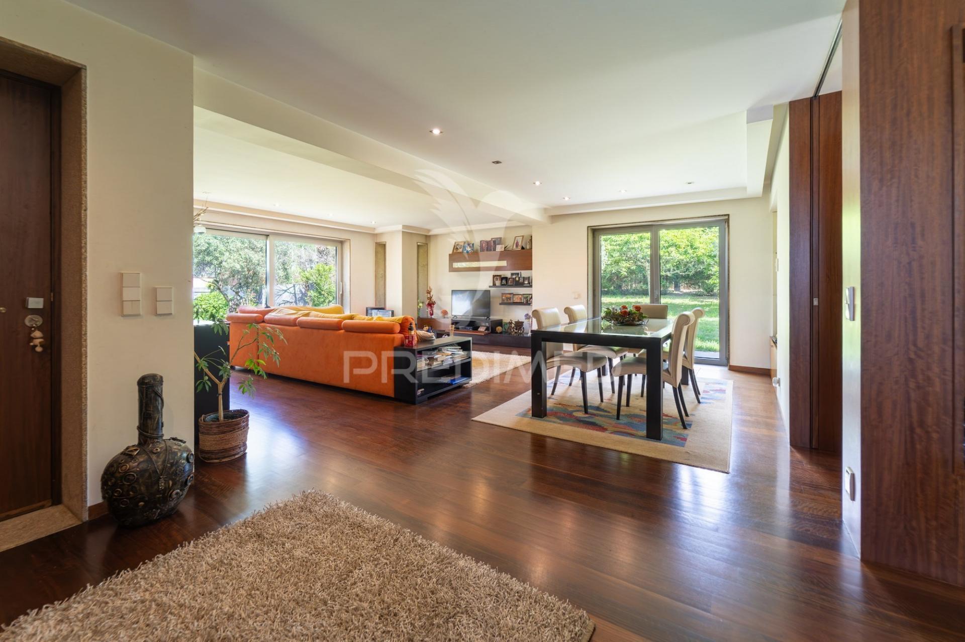 Moradia t3 isolada de luxo | olival, vila nova de gaia