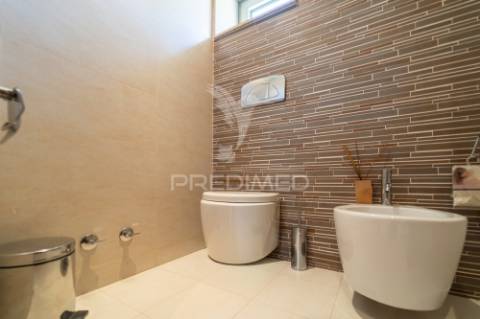 Moradia t3 isolada de luxo | olival, vila nova de gaia
