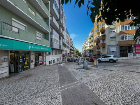 Arrendamento -loja - almada