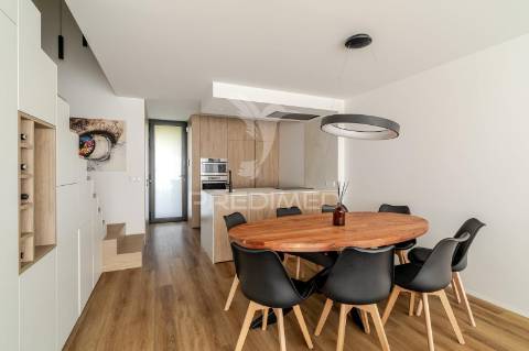 Apartamento t3 duplex - condomínio riomar, fão
