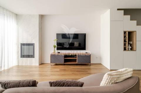 Apartamento t3 duplex - condomínio riomar, fão
