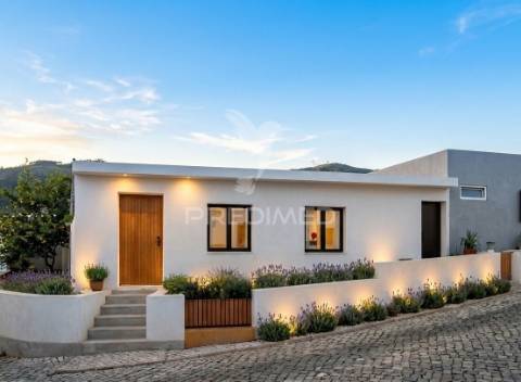 Moradia t3 por remodelar em calhandriz