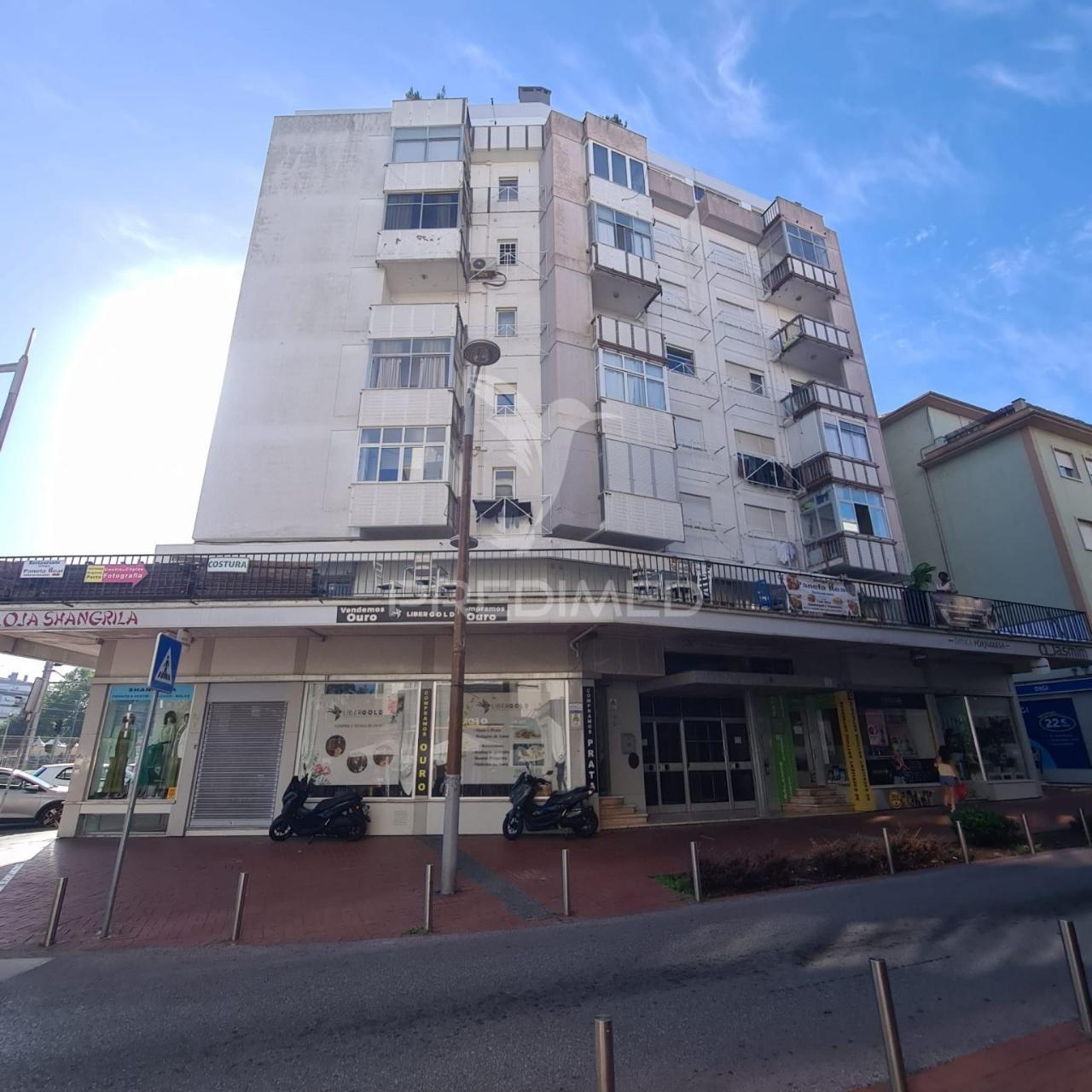 Apartamento t1 remodelado amadora – venteira