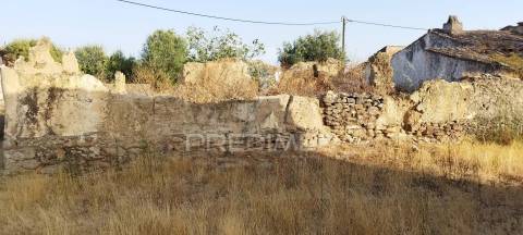 Herdade com 55,9 hectares e ruína com potencial turístico no concelho de  ourique – baixo alentejo