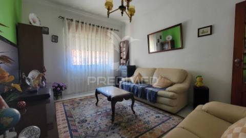 Oportunidade apartamento t2 alhos vedros com área exterior