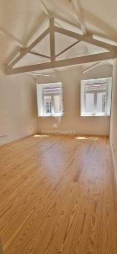 Apartamento t1 novo  coração da ribeira junto rio douro