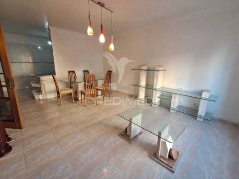 Apartamento t2 com excelentes áreas na tapada das mercês | sintra