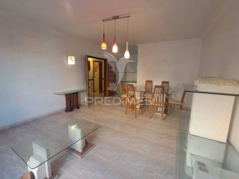 Apartamento t2 com excelentes áreas na tapada das mercês | sintra