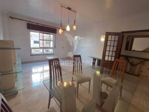 Apartamento t2 com excelentes áreas na tapada das mercês | sintra