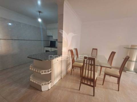 Apartamento t2 com excelentes áreas na tapada das mercês | sintra