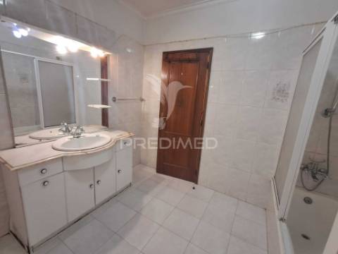 Apartamento t2 com excelentes áreas na tapada das mercês | sintra