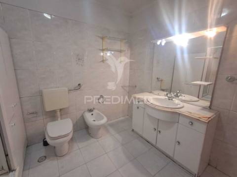 Apartamento t2 com excelentes áreas na tapada das mercês | sintra