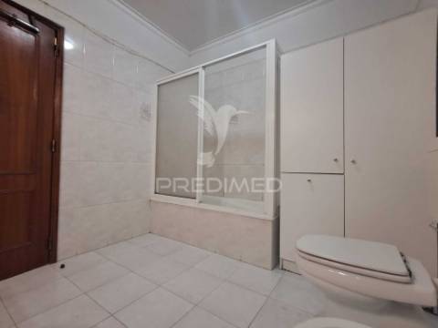 Apartamento t2 com excelentes áreas na tapada das mercês | sintra