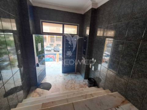 Apartamento t2 com excelentes áreas na tapada das mercês | sintra