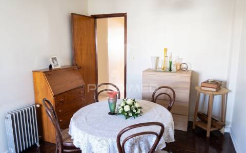 Excelente apartamento t4 em queluz - espaço, conforto e localização central