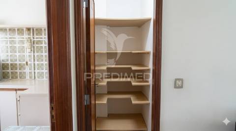 Excelente apartamento t4 em queluz - espaço, conforto e localização central