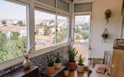 Excelente apartamento t4 em queluz - espaço, conforto e localização central