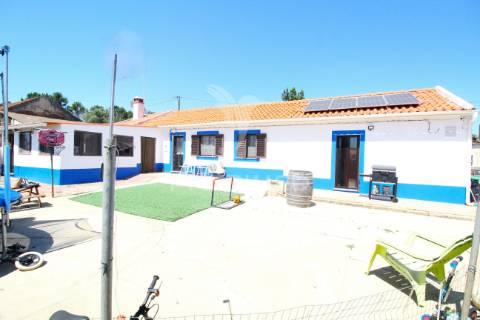 Moradia t3 espaço exterior  cercal do alentejo