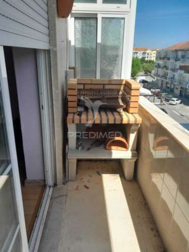 T3 com 3 varandas em montijo
