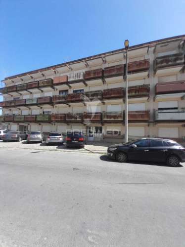 T3 com 3 varandas em montijo